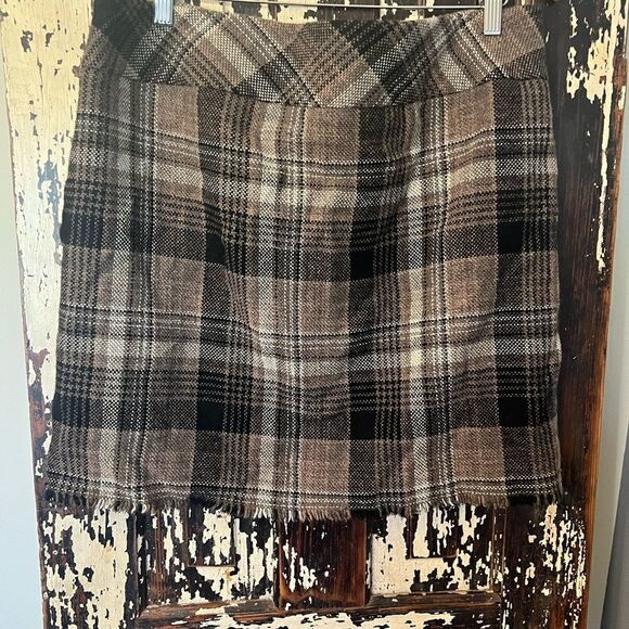 Eddie Bauer wool skirt w tiny fringe skirt. Women’s size 16. - Picture 2 of 8
